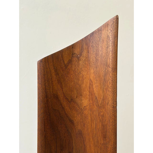 1970s Vintage Large-Scale Teak Fin Sculpture With White Painted Base Base by Paul Bechtold, Circa Mid 20th Century For Sale - Image 5 of 18