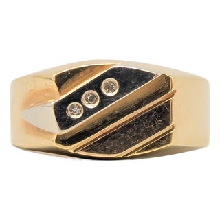 Signet Ring in Gold with Diamonds For Sale