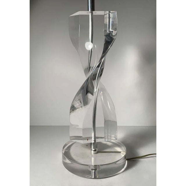 Mid-Century Modern Vintage Lucite Helix Twist Lamp by Herbert Ritts for Astrolite California For Sale - Image 3 of 7