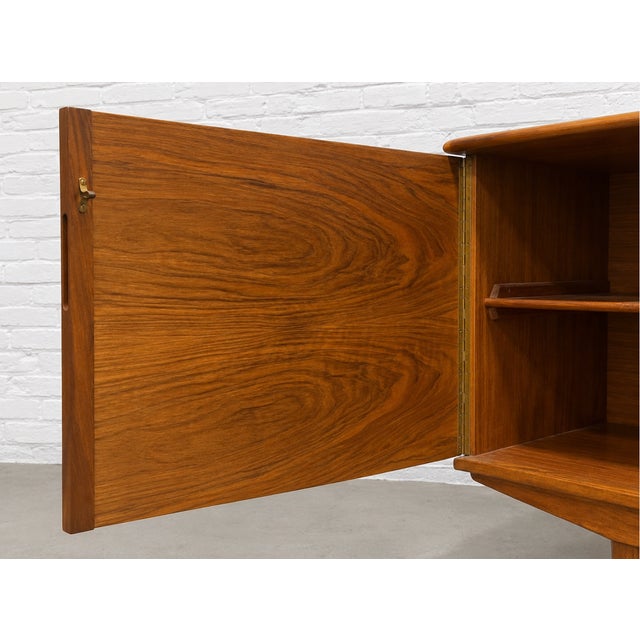 Mid Century Modern Walnut Credenza by Alfred Cox, Made in England, C. 1960’s For Sale - Image 15 of 18