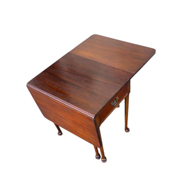 Brown 1930 Queen Anne Walnut Drop Leaf Coffee Table. For Sale - Image 8 of 10