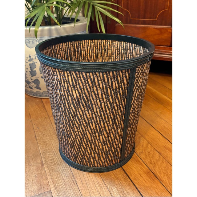 1980s Vintage Two-Toned Wicker Wastebasket For Sale - Image 5 of 5