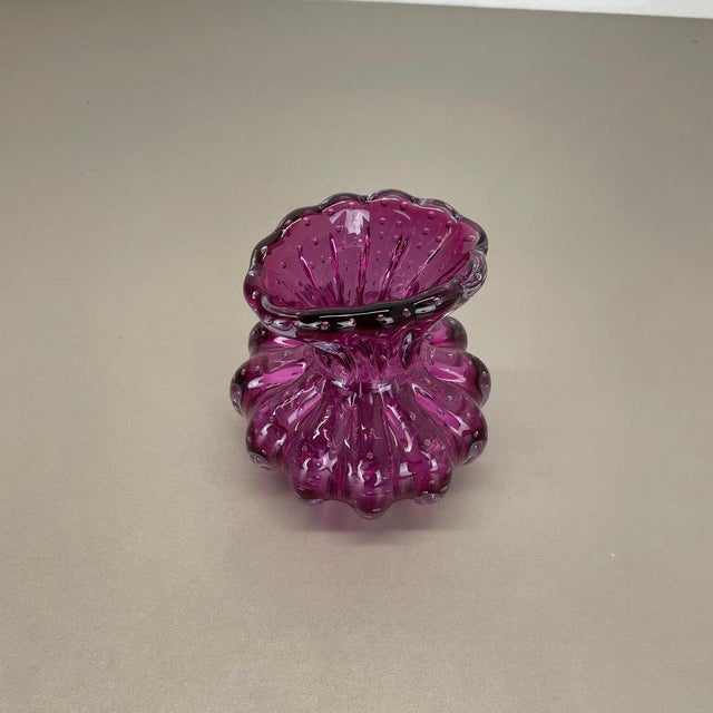 1970s Cordonato Doro Vase in Pink Murano Glass attributed to Barovier and Toso, Italy, 1970s For Sale - Image 5 of 18