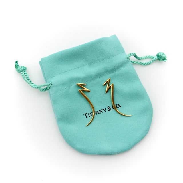 Gold 1980s Pair of 18k Gold Tiffany & Co. Paloma Picasso Zig-Zag Scribble Earrings For Sale - Image 8 of 8