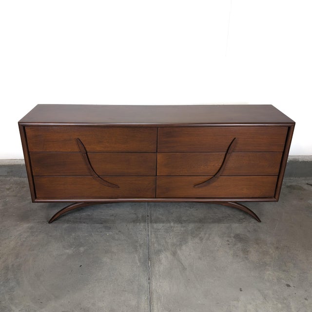 Vladimir Kagan Vintage Mid Century Modern Dresser in the Manner of Vladimir Kagan, C1960s For Sale - Image 4 of 17