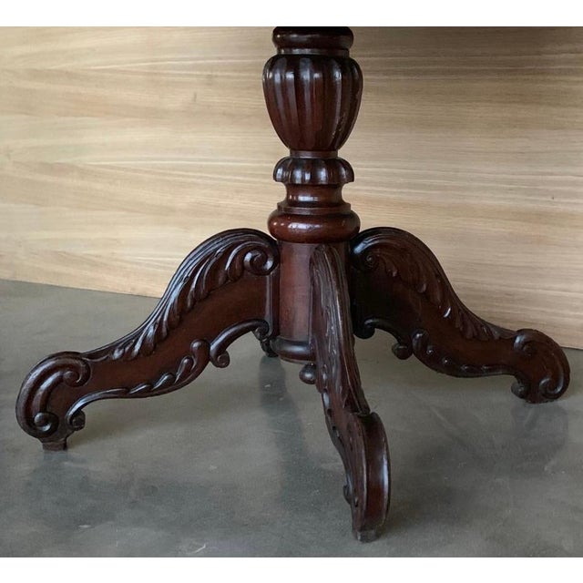 Early 20th Century Early 20th Century French Victorian Mahogany Carved Round Center Pedestal Table For Sale - Image 5 of 18