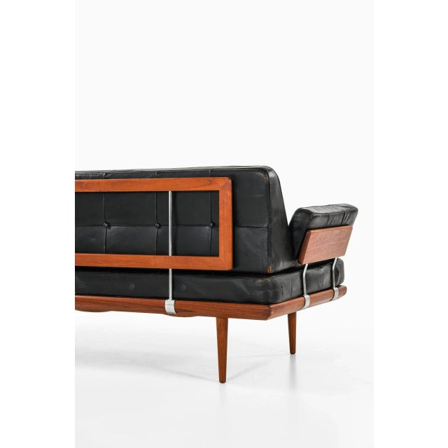 Model Minerva Sofa by Peter Hvidt & Orla Mølgaard-Nielsen for France & Daverkosen For Sale - Image 6 of 9