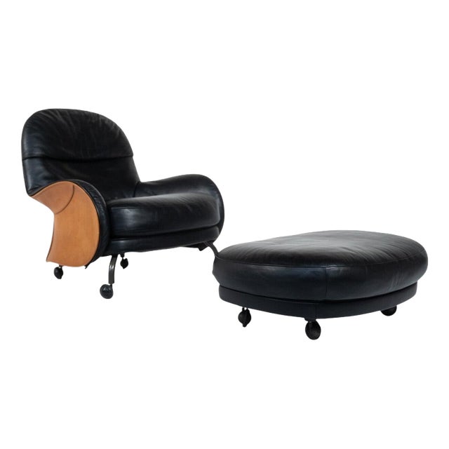 Set of Louisiana Lounge Chair and Ottoman by Vico Magistretti for De Padova For Sale