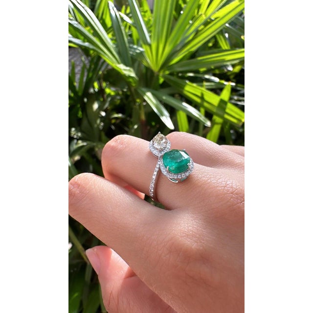 Set in 18k Gold, 2.72 Carats, Natural Zambian Emerald & Diamond Engagement Ring, Size 6.5 For Sale - Image 4 of 10