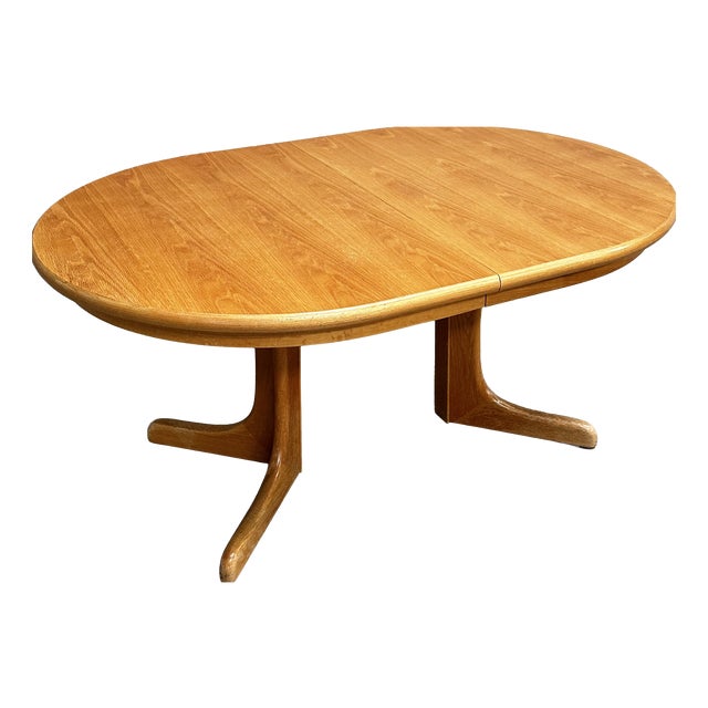 Scandinavian Extendable Oval Dining Table For Sale