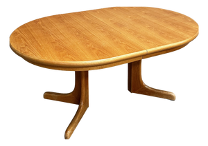 Scandinavian Extendable Oval Dining Table