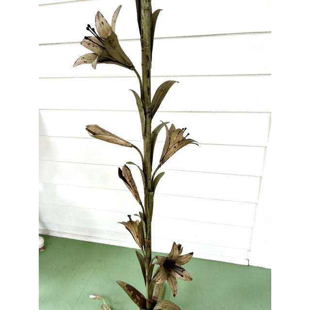 Mid-Century Modern Vintage Italian Floral Tole Floor Lamp For Sale - Image 3 of 13