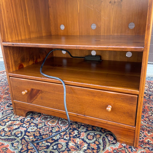 Wood 1980s Ethan Allen Country Craftsman Rustic Pine Media Shelving Unit With Drawer (19-9335) For Sale - Image 7 of 12