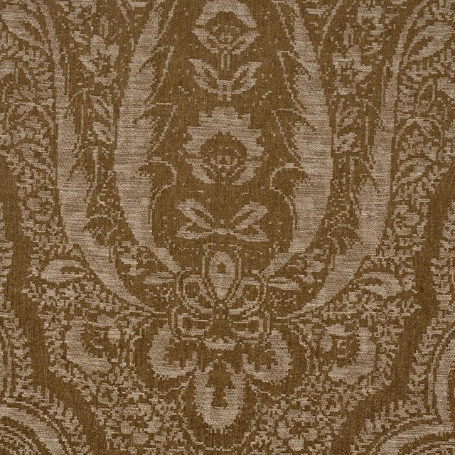 Traditional Schumacher Amara Paisley Fabric In Oro For Sale - Image 3 of 6