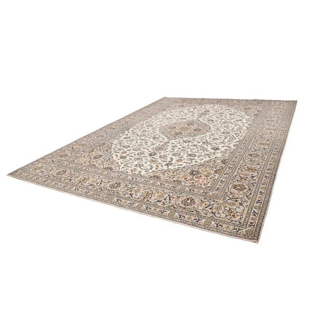 Kashan Rug | Knot density: approx. 200.000 knots/m² | Material: 100% virgin wool | Size: 298 x 393 cm | In excellent...