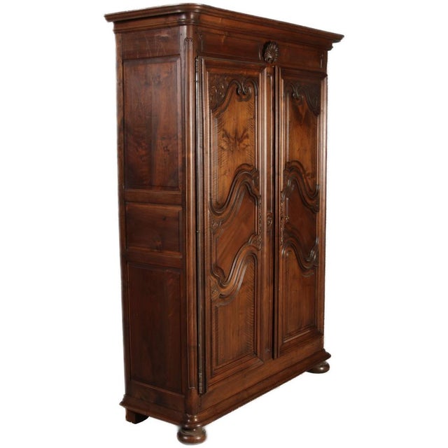 Age and Origin: The cabinet is likely from the 19th century and is likely from France. Dimensions: Height approx. 214 cm,...