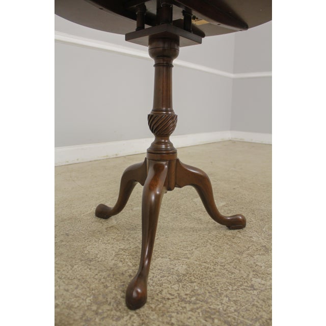 Kittinger Historic Newport Round Mahogany Tilt Top Table Chairish