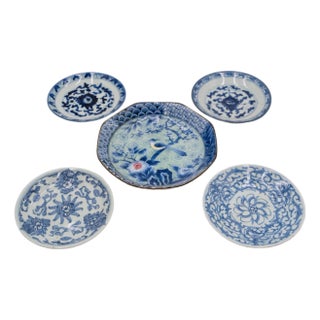 Set of 5 Blue & White Porcelain Chinoiserie Chinese Plates For Sale