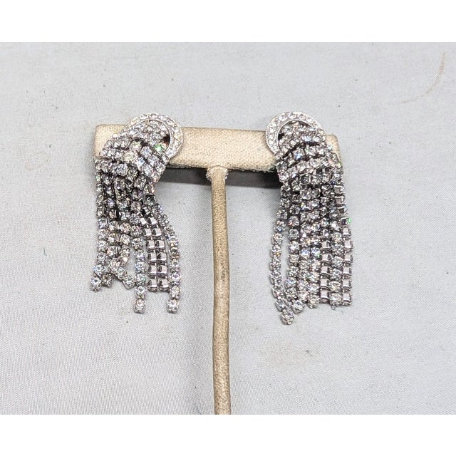Vintage 1960s Signed Napier Rhodium Plated Clear Rhinestone Chandelier Clip Earrings- 2 Pieces For Sale - Image 9 of 10