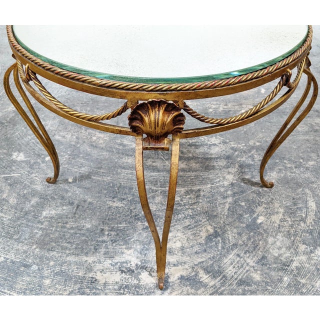 Vintage Italian Mid-Century Modern Gilt Metal & Mirror Top Round Coffee Table For Sale In New York - Image 6 of 11