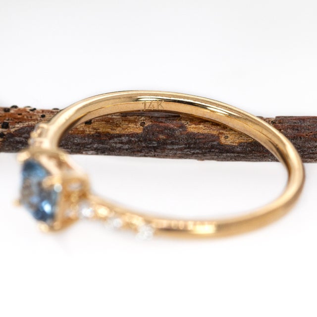 Metal Brazilian Aquamarine Ring W Natural Diamond Accents in Solid 14k Gold | Rd 4mm, Size 6.75 For Sale - Image 7 of 7