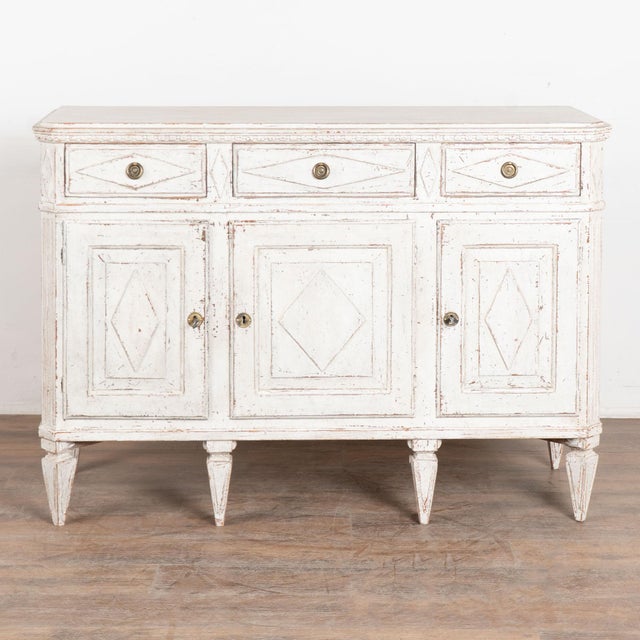Gustavian (Swedish) 19th Century Swedish White Painted Pine Sideboard Buffet For Sale - Image 3 of 15