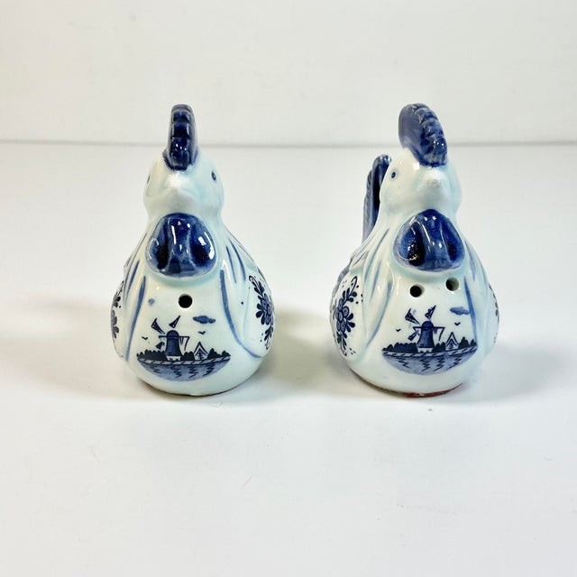 1950s Vintage Boho Chic Delft Chicken Salt & Pepper Shakers - A Pair. For Sale - Image 11 of 16