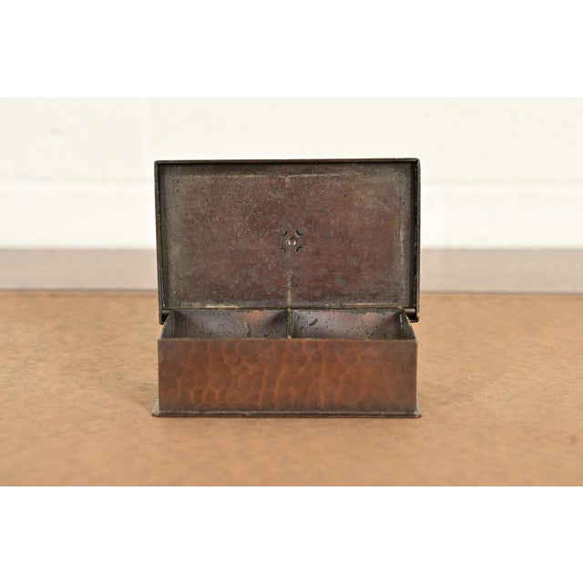 Metal Roycroft Arts & Crafts Hammered Copper Quatrefoil Stamp Box For Sale - Image 7 of 12