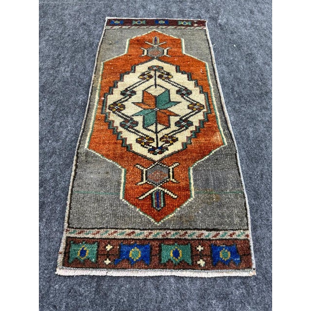 Turkish Yastik Rug 1'3" x 2'8" For Sale - Image 4 of 5