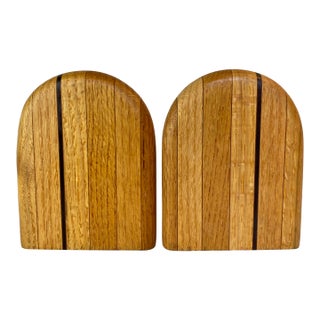 Mid-Century Modern Rounded White Oak & Brass Bookends - A Pair For Sale