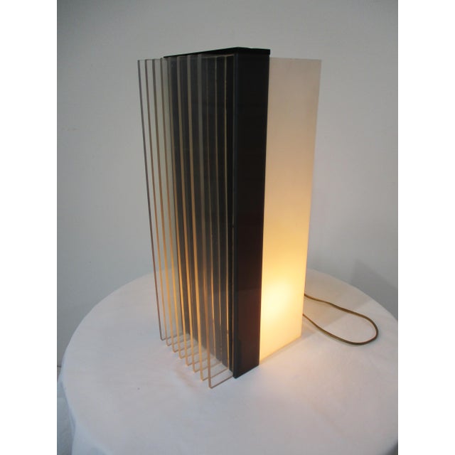 Mid 20th Century Lucite Fin Bladed Table Lamp in the Style of Joe Columbo For Sale - Image 11 of 13