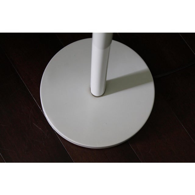 White Vintage 60s Trumpet Floor Lamp, Mid-Century White Laurel Style Torchiere Lamp For Sale - Image 8 of 10