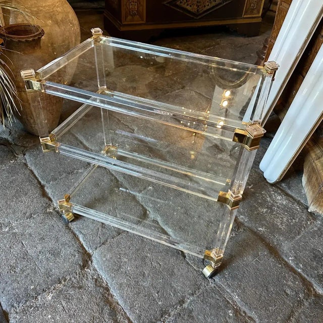 Plastic 1980s Hollywood Regency Lucite and Brass Italian Bar Cart by Fratelli Orsenigo For Sale - Image 7 of 12