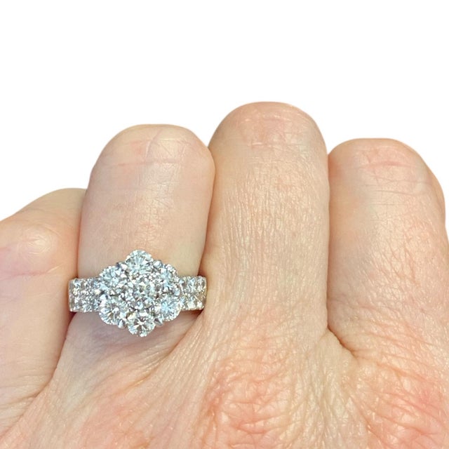 Vintage 18k White Gold Diamond Floret Ring, Size 5.5 For Sale - Image 11 of 11