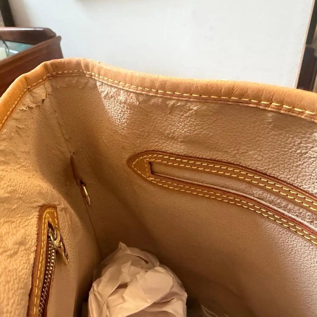 Louis Vuitton A 2000 Louis Vuitton Monogram Coated Canvas and Leather Bucket Gm Tote Bag 10 For Sale - Image 4 of 18