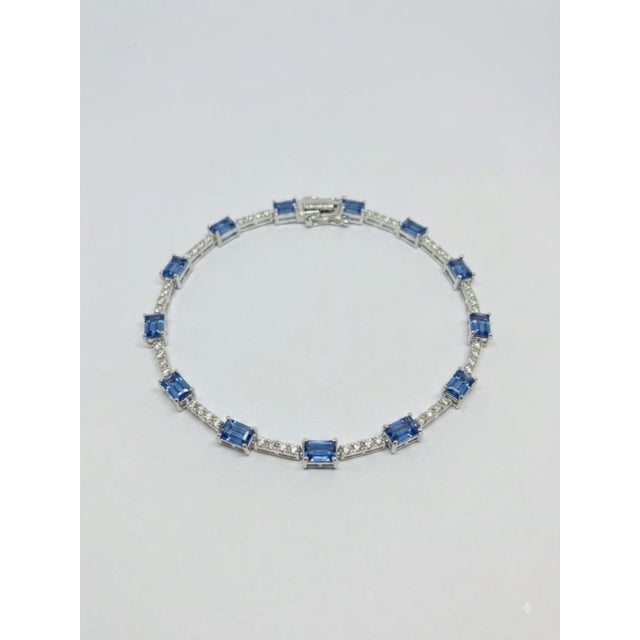 Contemporary Natural 18k Gold Blue Sapphire 3.87cts & Diamond 0.39cts Bracelet For Sale - Image 3 of 7