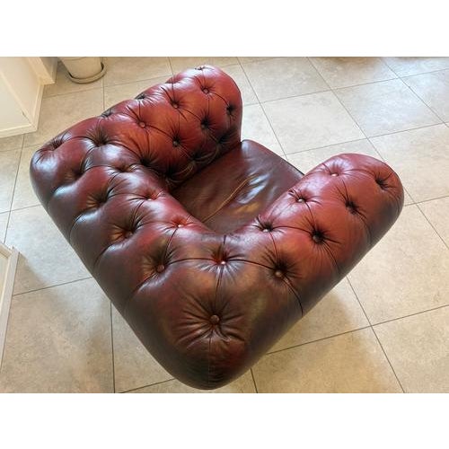 Chesterfield Club Armchair in Leather For Sale - Image 11 of 18