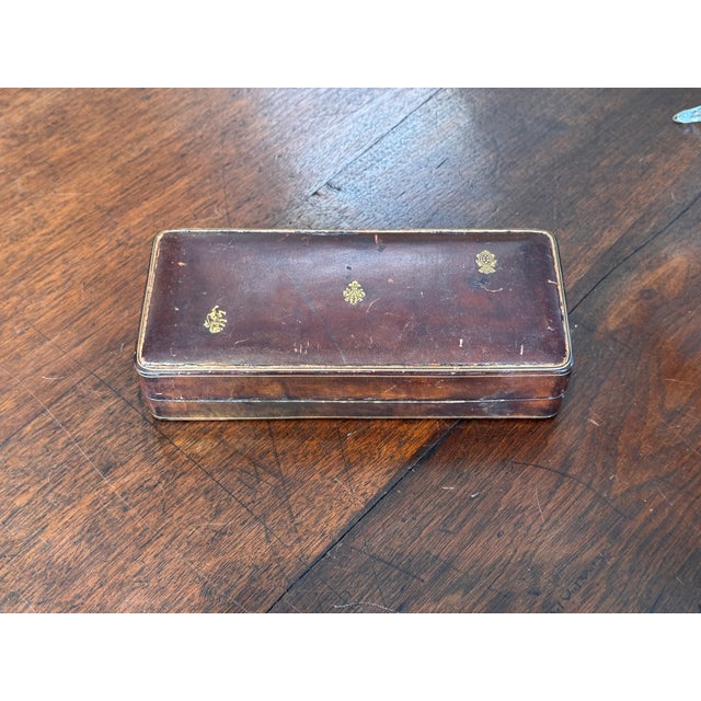 1950s 1950s Brown Leather Box With Gilt Crest For Sale - Image 5 of 7