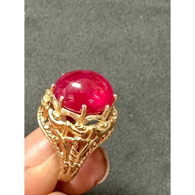 7 Carat Oval Cut Natural Pink Tourmaline Cabochon 14 Karat Yellow Gold Ring For Sale - Image 13 of 18