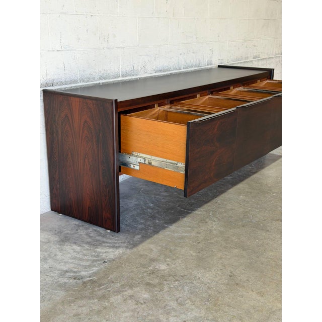 Long Rosewood Sideboard Credenza With 4 Pull-Out Drawers Danish Mid-Century Modern 1970s For Sale In Los Angeles - Image 6 of 10