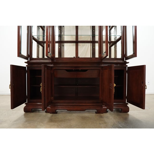 Vintage Universal Furniture Ming-Style Display Cabinet, Attributed For Sale - Image 10 of 16
