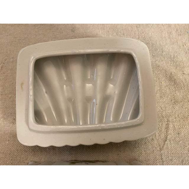 1960s Vintage Porcelain Frosted Flowers White Gilded Trinket Box For Sale - Image 9 of 12