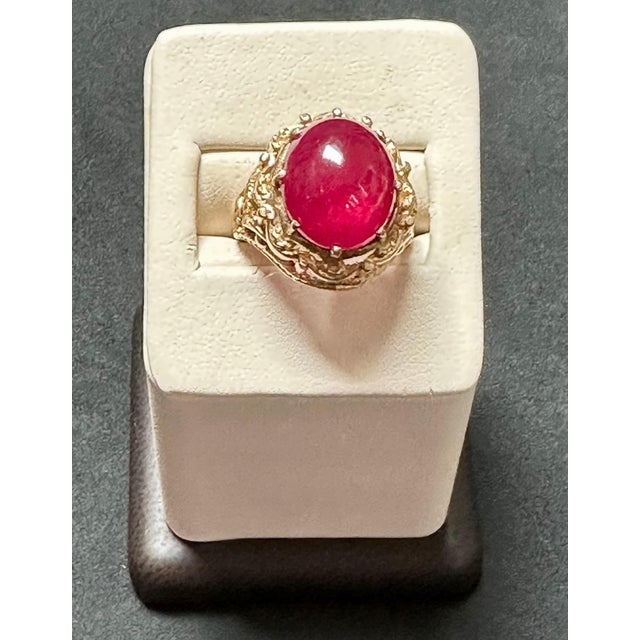 7 Carat Oval Cut Natural Pink Tourmaline Cabochon 14 Karat Yellow Gold Ring For Sale - Image 10 of 18