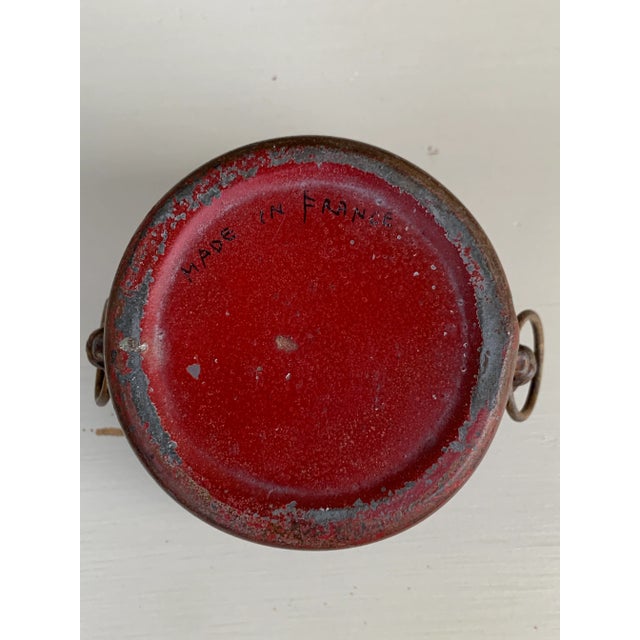 French Red & Gold Tole Cachepot With Lion Head Handles and Pierced Gallery Rim For Sale - Image 10 of 10