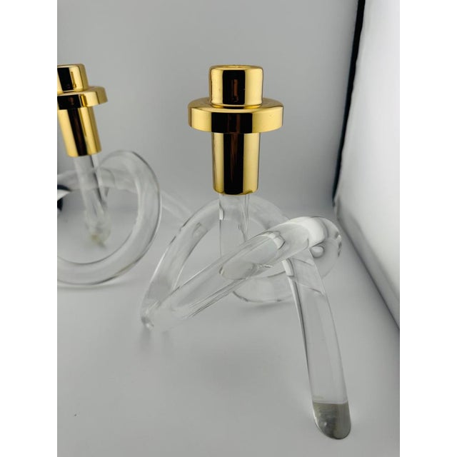 Vintage Pretzel Candleholders in Acrylic and Brass, 1960s, Set of 2 For Sale - Image 4 of 6