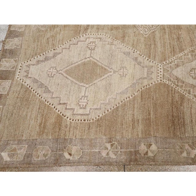 Textile Galerie Shabab Collection Mid-20th Century Turkish Anatolian Gallery Carpet For Sale - Image 7 of 10