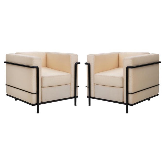 Metal LC2 Armchairs by Le Corbusier for Cassina, Italy, 1970s, Set of 2 For Sale - Image 7 of 7