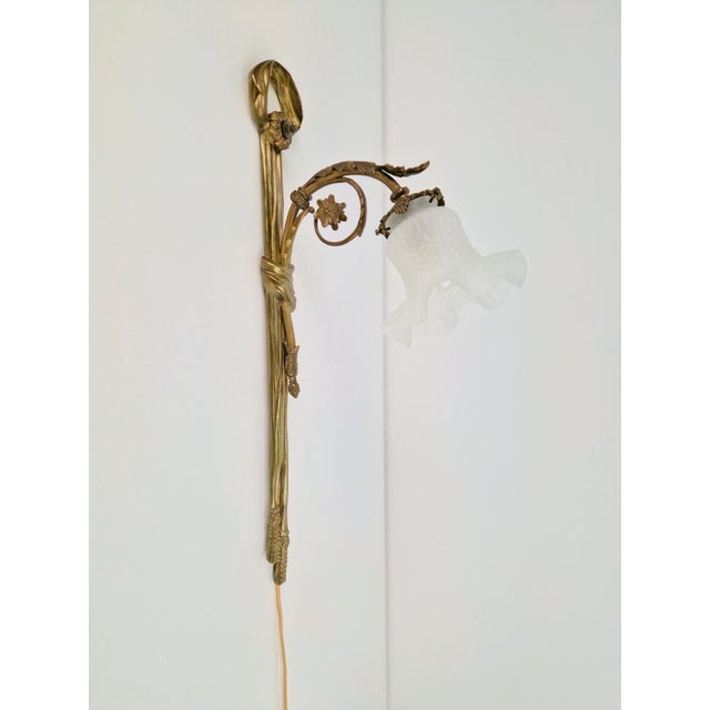 1930s Art Noveau Brass Wall Sconce Light with Flowers and Ribbons, France, 1930s For Sale - Image 5 of 18