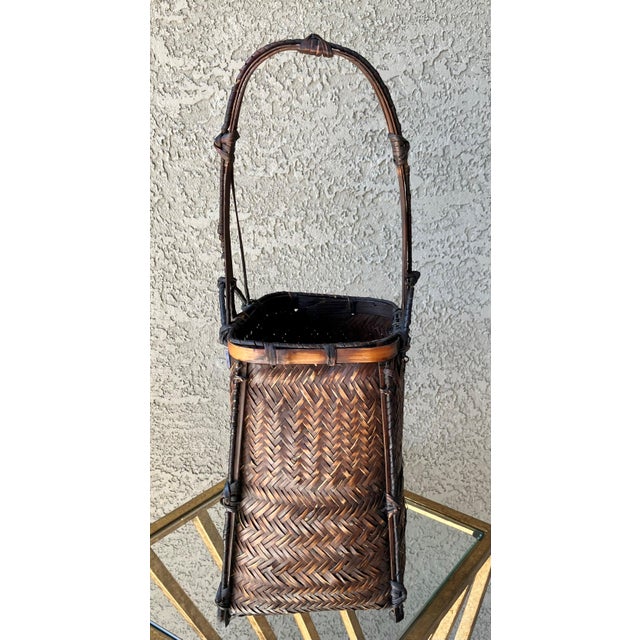 Stylish Mid 20th-Century Arched Tri-Handled Ikebana-Inspired Hanakago (花籠) Basket For Sale - Image 12 of 15