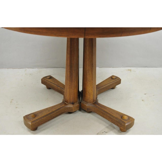 Late 20th Century Vintage Mid Century Modern Oak Sunburst Round Extension Pedestal Dining Table For Sale - Image 5 of 18